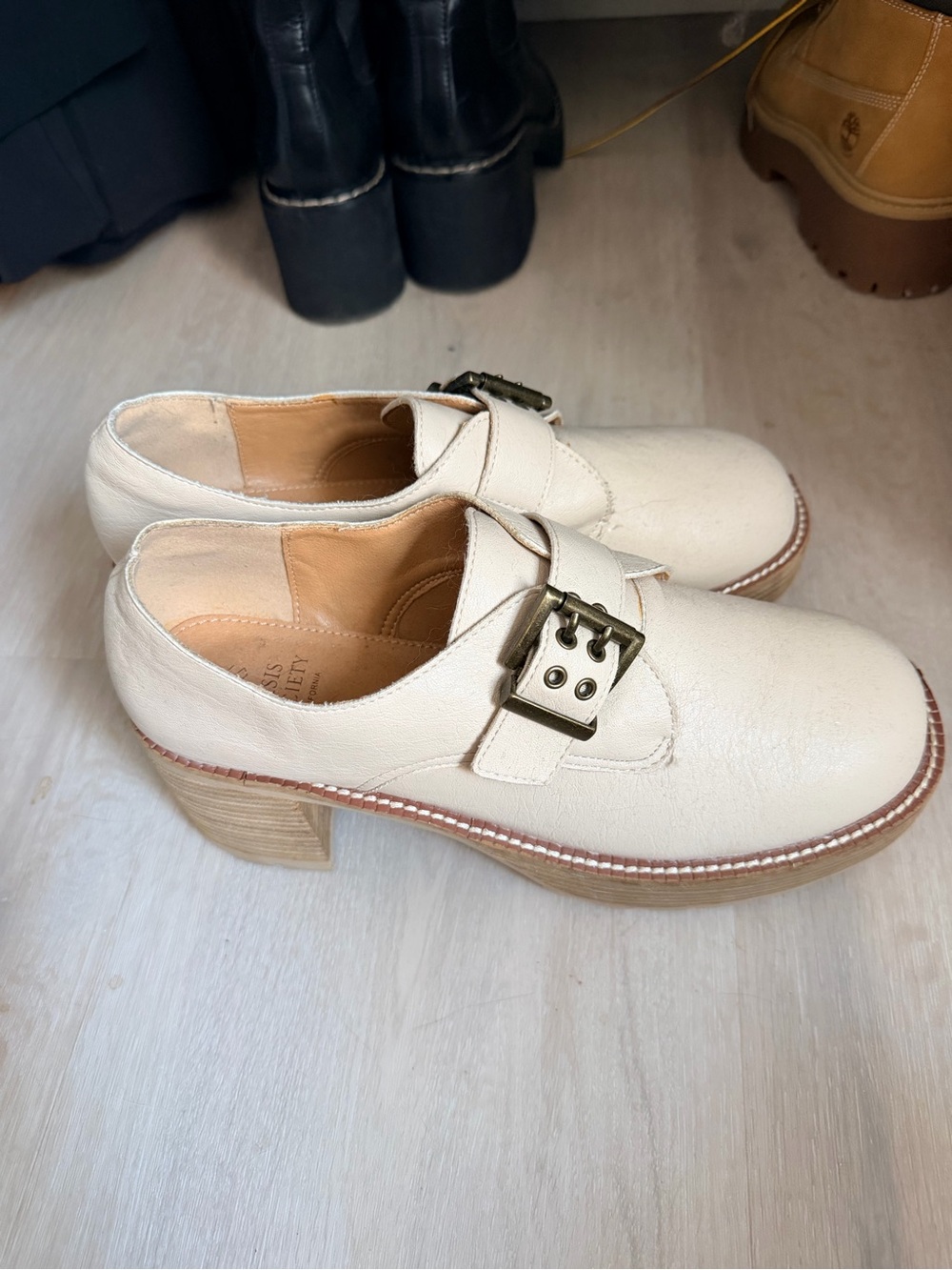 Oasis Society The Sarah Buckled Platform